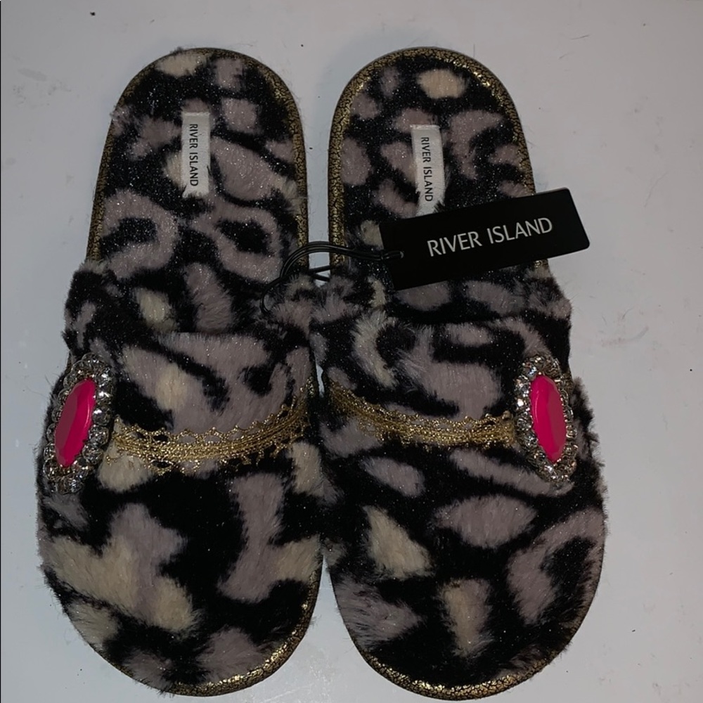 River Island women’s S slippers